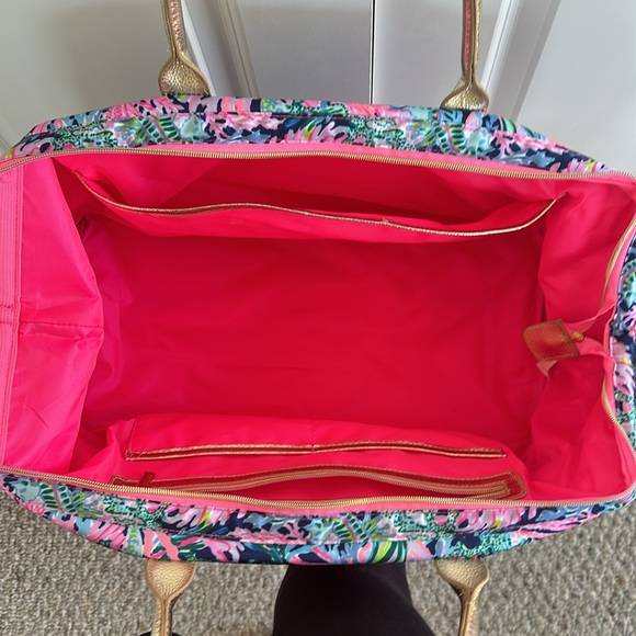 Lilly Pulitzer travel bag duffle bringing mermaid back - Picture 4 of 7